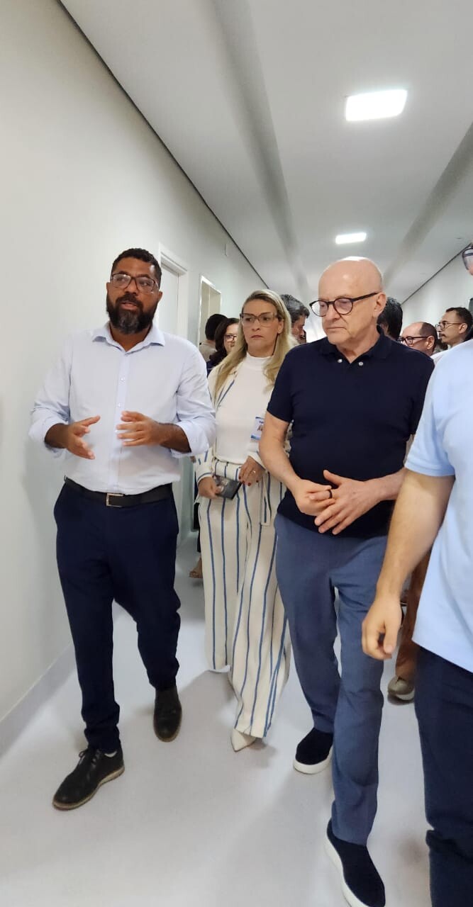 hospital-regional-de-caceres-recebe-visita-do-governador-de-mato-grosso-que-acompanha-retomada-do-exame-de-ressonancia-e-resultados-de-gestao-da-unidade